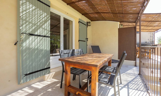 Eyguieres Apartment | Gîte au Cœur des Alpilles in Eyguières