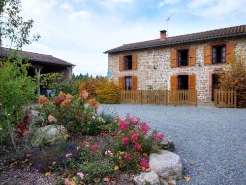 Les Salles House | Gîte au calme avec terrasse, cheminée et pêche à proximité, animaux acceptés. - FR-1-496-225
