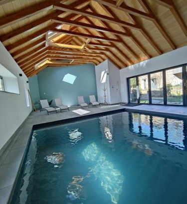 Moyrazes House | Gîte avec piscine intérieure