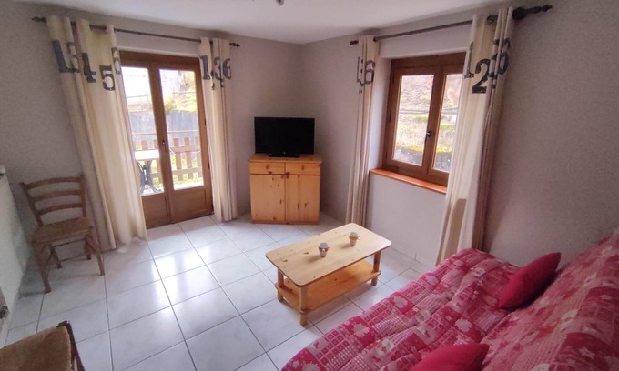 Dommartin-les-Remiremont Cottage | Gîte Catherine Spa Jacuzzi Sauna Fishing pond