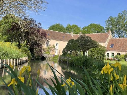 Loisail House | Gîte de charme au Moulin de Radray avec cheminée et jardin, idéal pour familles - FR-1-497-235