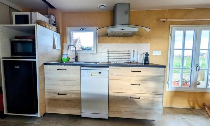 Les Baux-de-Breteuil Bed & Breakfast | Gîte de la Charreterie - Sainte Suzanne