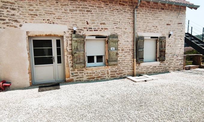 Saint-Jean-de-Vaux House | Gîte du Moulin Brochat 3 avec espace jacuzzi commun