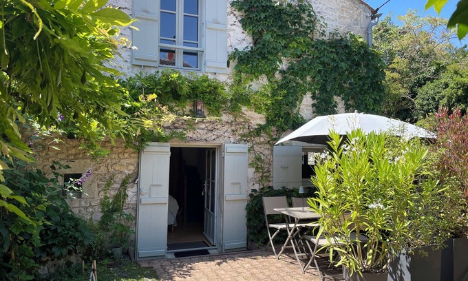 Port-d'Envaux House | Gîte du Presbytère - Exceptional charming house - Port d'Envaux