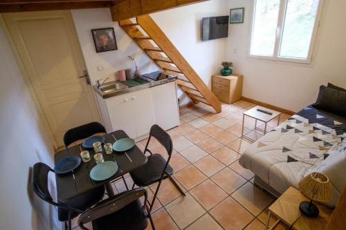 Aouste-sur-Sye Apartment | Gîte l échappée bleue Dromoise - appartement