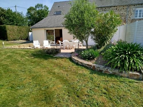 Dragey-Ronthon House | Gîte la plairie