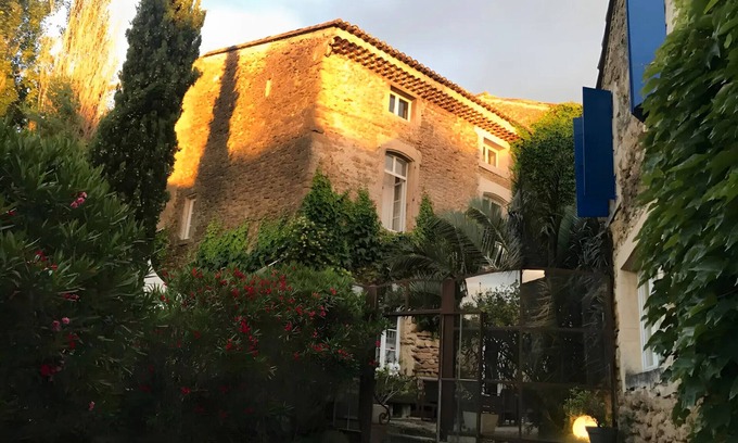 Suze-la-Rousse House | Gîte 'Les Aiguières en Provence' with Private Terrace, Private Garden and Wi-Fi