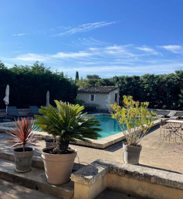 Eygalieres Apartment | Gîte Les Alpilles