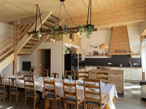 Blomard House | Gîte spacieux avec piscine chauffée et animaux admis, idéal jusqu'à 15 pers. - FR-1-489-465