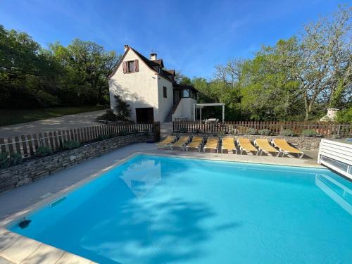 Calvignac House | Gîte vue imprenable Vallée du Lot, piscine privée