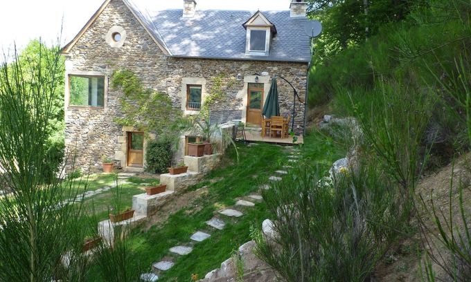 Sainte-Eulalie-d'Olt House | Gîtes des louzets full nature traditional Aveyronnaise stone house