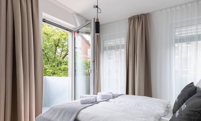 Guetersloh Apartment | Gütersloh Eickhoffstr | Suite XL + Balcony