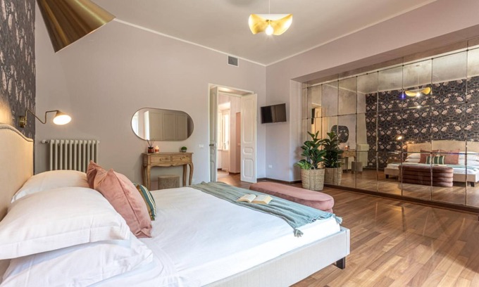 Aurelio Apartment | Gabrielle Charming Apartment in Trastevere