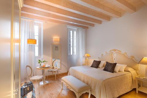 Verona City Centre House | Gallery Room