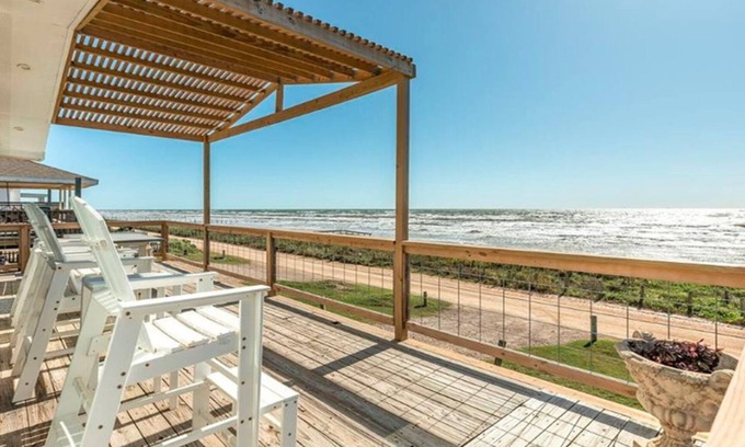 Bermuda Beach House | Galveston White House (Beachfront!)