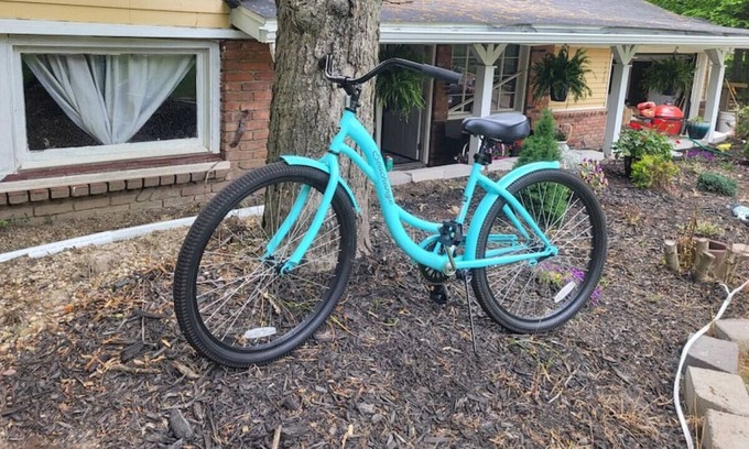 Oakwood Village House | Game house in the woods