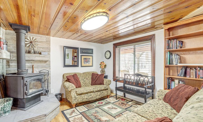 Strawberry Cabin | Game Nights in Pine's Winter Woods: Cozy Cabin