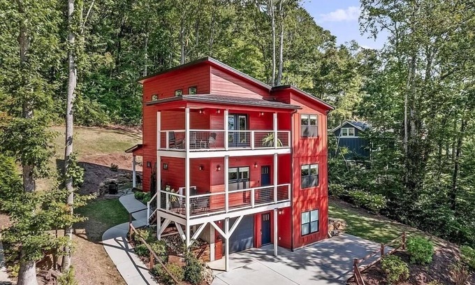 Swannanoa House | Game room, Hot tub, Views and close to Asheville