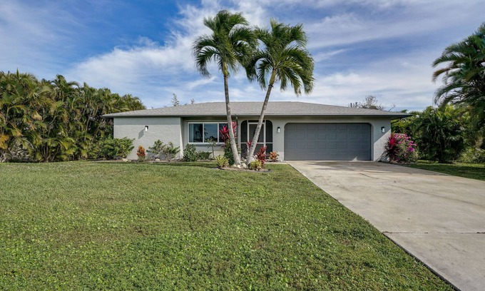 Saint James City House | Game Room + Screened Lanai: Pine Island Getaway!