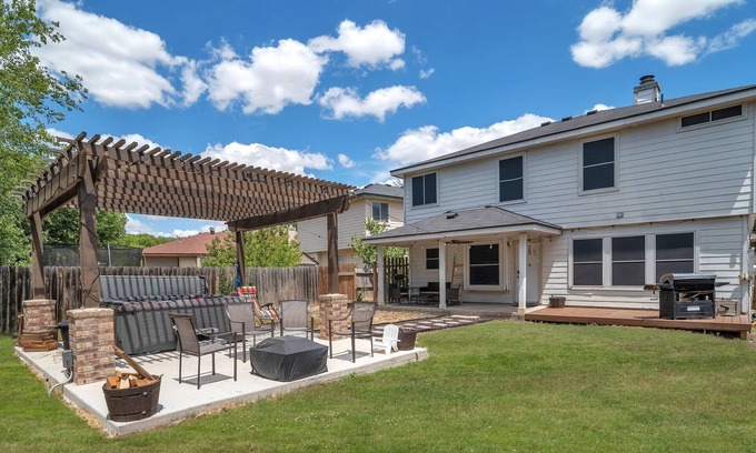 Wetmore House | Gameroom! Hot Tub! 25 minutes from Downtown!