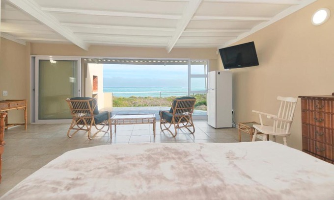 Suiderstrand House | Ganstever Suiderstrand Western Cape