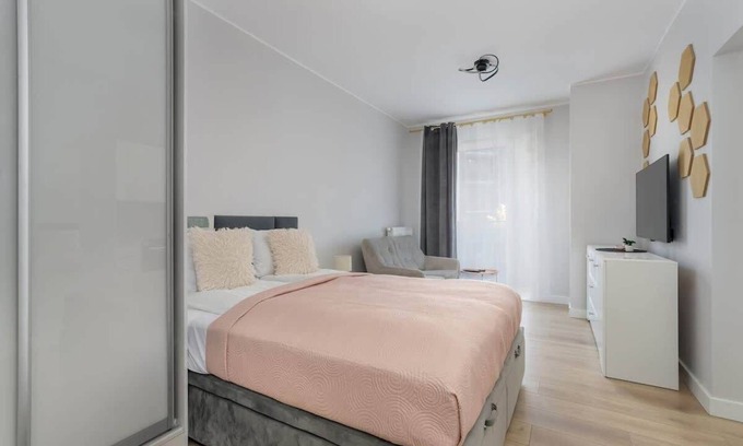 Poznan City Center Apartment | Garbary 104C | Stylish Two-Person Studio | Poznan