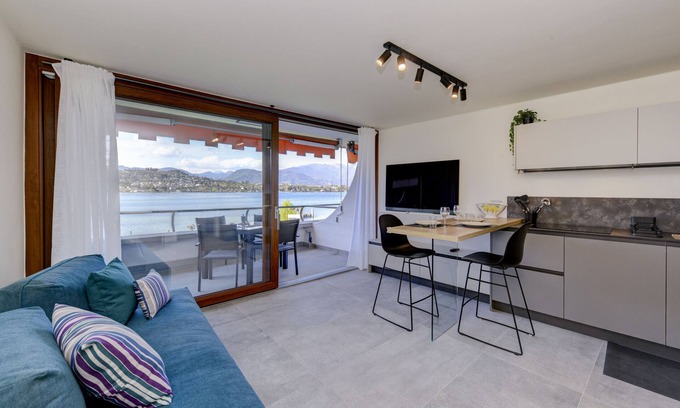 Pieve Vecchia Apartment | Garda Marina beach front in Manerba del Garda