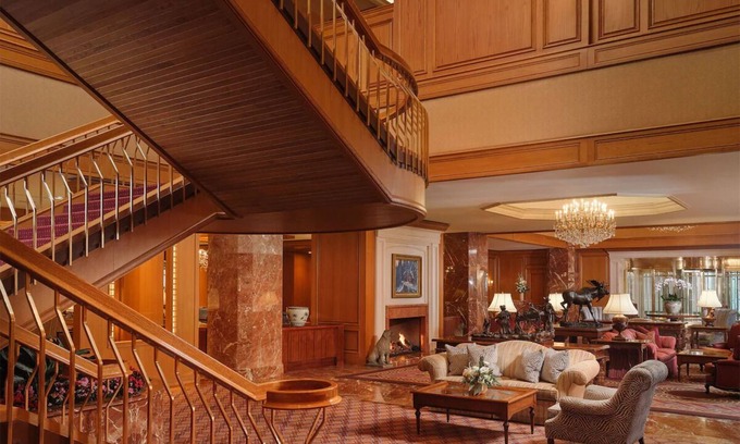 Downtown Salt Lake City Hotel | Garden 1 King, Little America, Romantic Setting, Near Temple Square