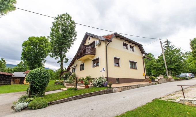 Seliste Dreznicko Apartment | Garden apartment near near Plitvička Lake