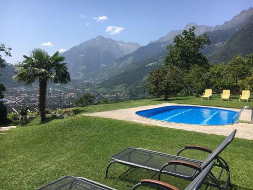 Tirolo Apartment | Garden Apartment Villa Corazza