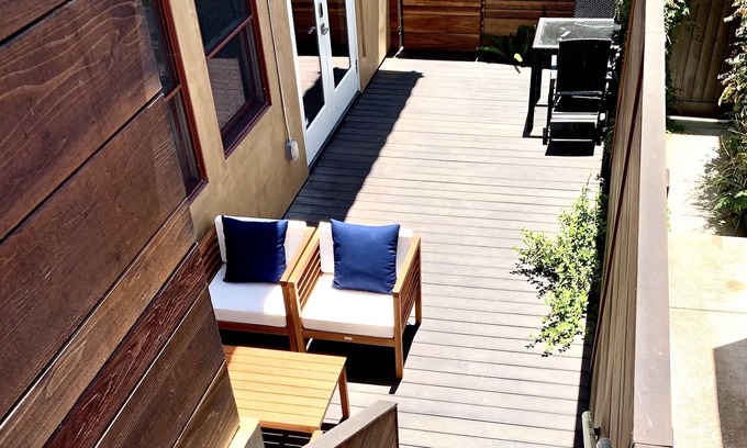 Point Loma Heights House | Garden Beach Suite