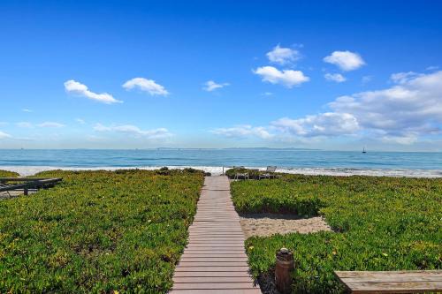 Montecito House | Garden Cottage at Miramar Beach with Shared Deck