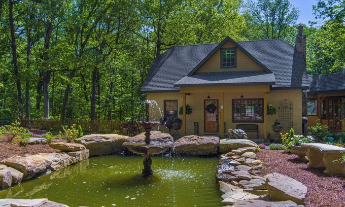 Valley Head Cottage | Garden Cottage-historic cottagew/hot tub