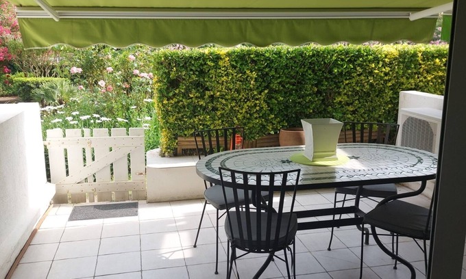 La Petite Motte Apartment | Garden-floor apartment with terrace and pool access. 10 min from the beach
