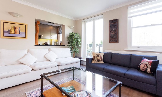 Little Venice Apartment | Garden Square Serenity, by Veeve