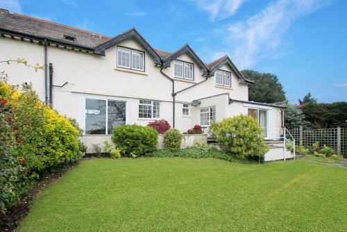 Porlock House | Garden View Apartment