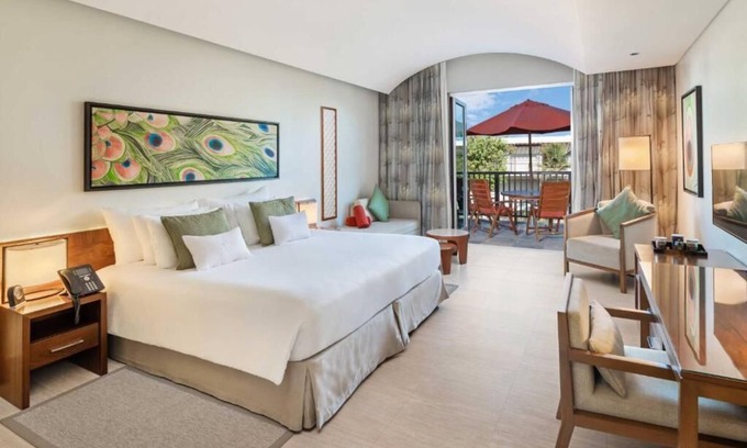 Jebel Ali Hotel | Garden View Junior Suite By Luxury Bookings