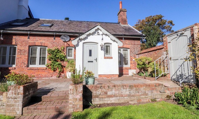 Lytham St. Anne's Cottage | GARDENER'S COTTAGE, pet friendly, with a garden in Lytham St. Annes