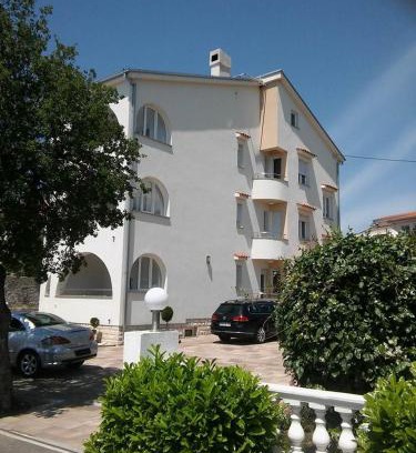 Povile House | Garfild Guest house