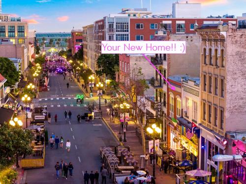 Gaslamp Quarter Apartment | Gaslamp 2BR Upscale Queen Beds with Smart TV