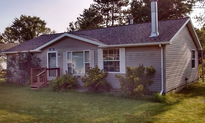 Germfask House | Gateway to Pictured Rocks & Seney NWR 2BR Cottage located on Manistique River