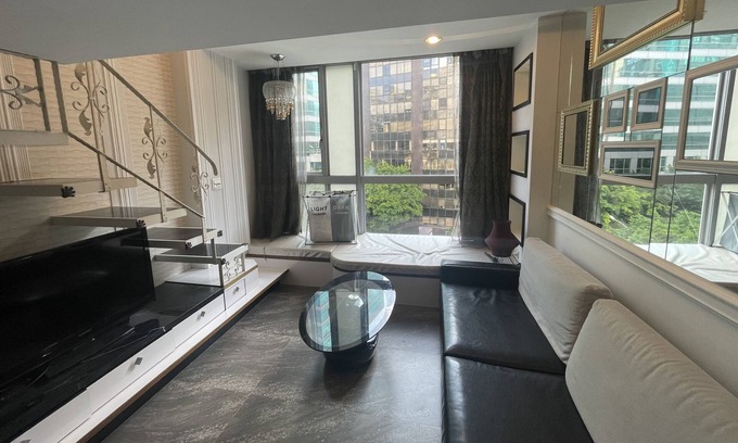 Xinyi Apartment | Gatsby apt｜Taipei 101｜Hanging garden ｜night market｜MRT｜Gym with Pool