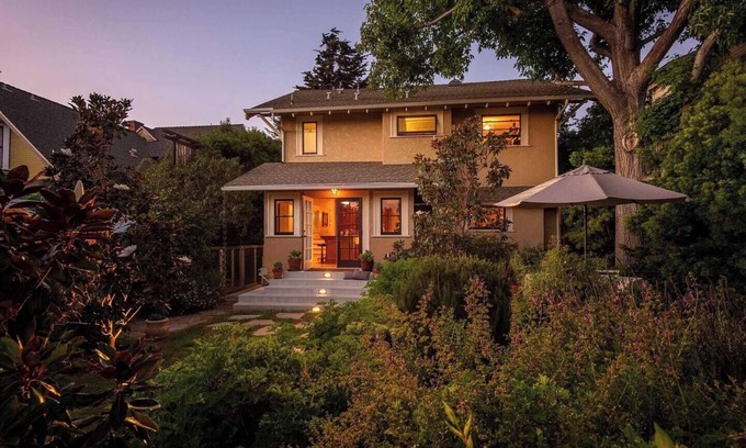 Golden Hill House | Gatsby-style Historic House in Golden Hill