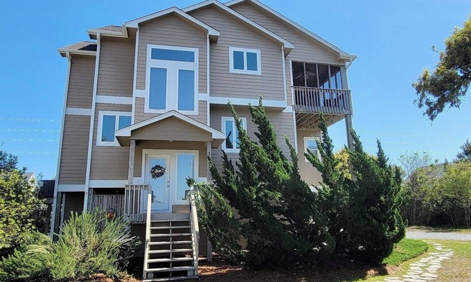 Ocean City Beach House | "Gay Dayz"4 bed/3.5bath w/pool/beach access