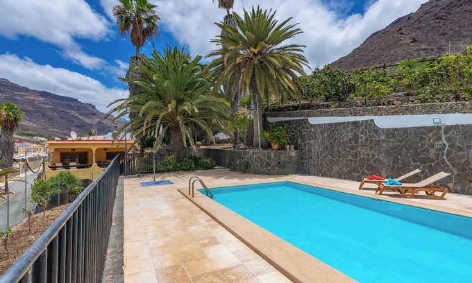 Mogan House | GC0284 Holiday house with shared pool in Mogán
