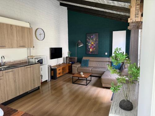 Municipality of Simpelveld Apartment | Gehele Bungalow zuid-Limburg op een park