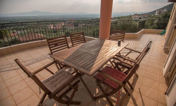 Kalamata Apartment | Gemütliche Ferienwohnung nah am Meer