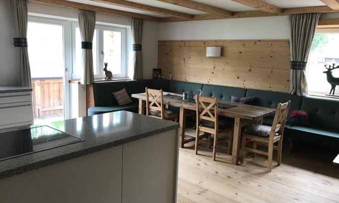 Kitzbuehel Apartment | Gemütliche & Sonnige Wohnung mit Großer Terasse in Kirchberg in Tirol