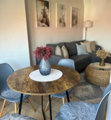 Krampfervorstadt Apartment | Gemütliches Altstadtapartment mit Balkon und Smart TV