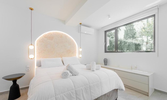 Aegina Town Apartment | Gemela AllstarBoutique in Aegina Z